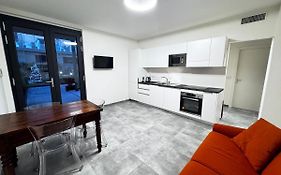Bilocale Con Patio Privato